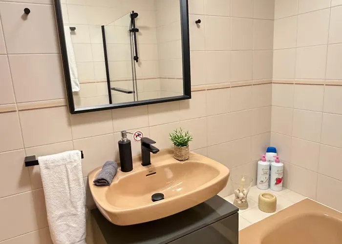 Yoli, Centrico Con Plaza De Garaje * Avilés