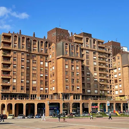 Apartment Centrico Y Tranquilo Apartamento Con Terraza, 3 Habs Y 2 Banos, Garaje Incluido *