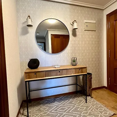 Yoli, Centrico Con Plaza De Garaje 阿维莱斯