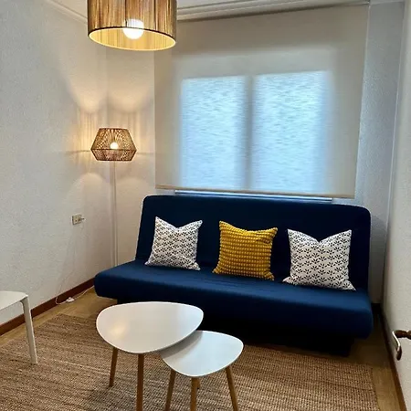 Centrico Y Tranquilo Apartamento Con Terraza, 3 Habs Y 2 Banos, Garaje Incluido Apartment Aviles