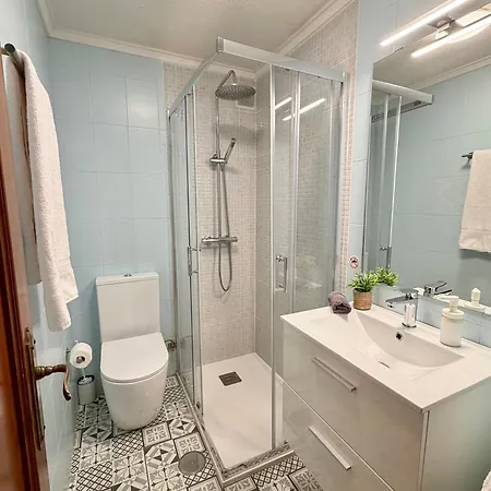 Apartment Centrico Y Tranquilo Apartamento Con Terraza, 3 Habs Y 2 Banos, Garaje Incluido