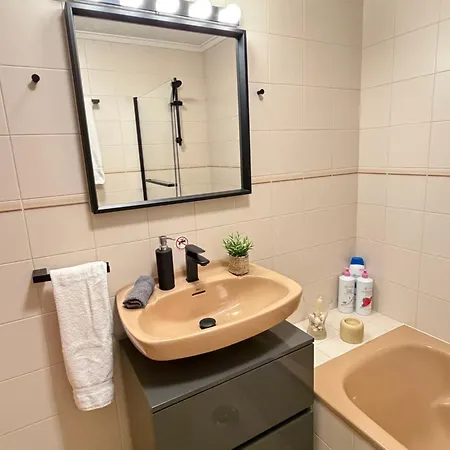 Centrico Y Tranquilo Apartamento Con Terraza, 3 Habs Y 2 Banos, Garaje Incluido * Aviles