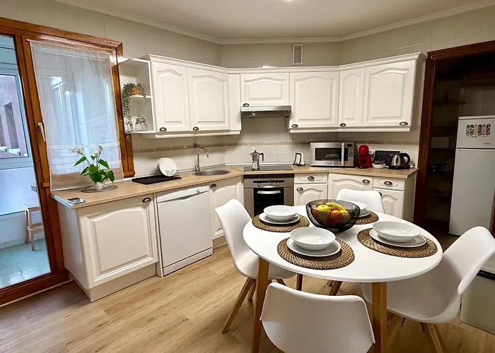 Apartamento Yoli, Céntrico Con Plaza De Garaje *